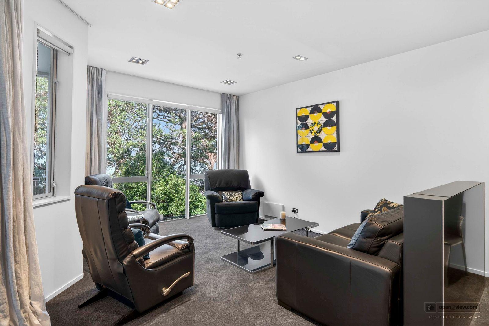 Slider image of 8/7 The Promenade, Auckland