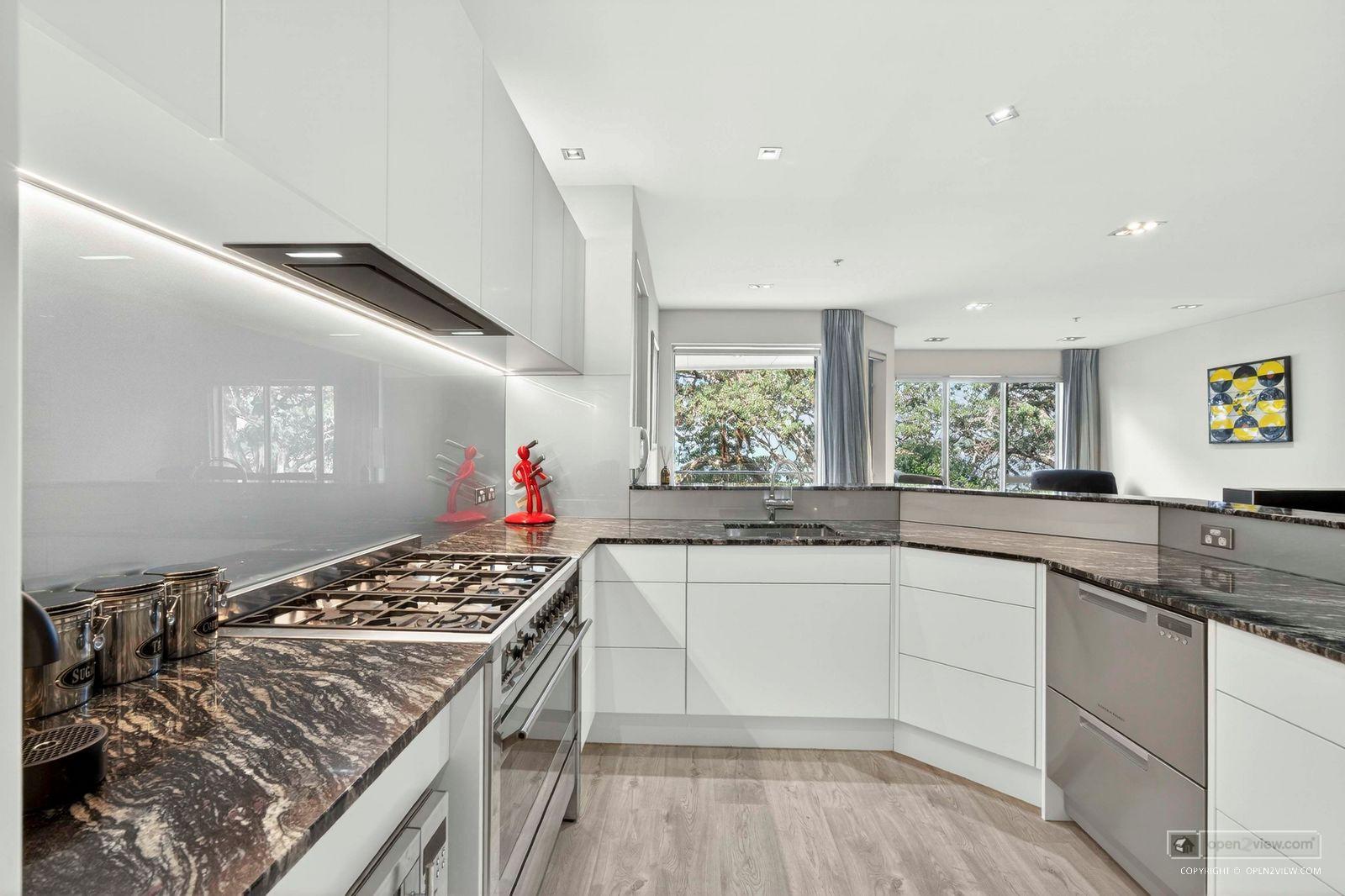 Slider image of 8/7 The Promenade, Auckland