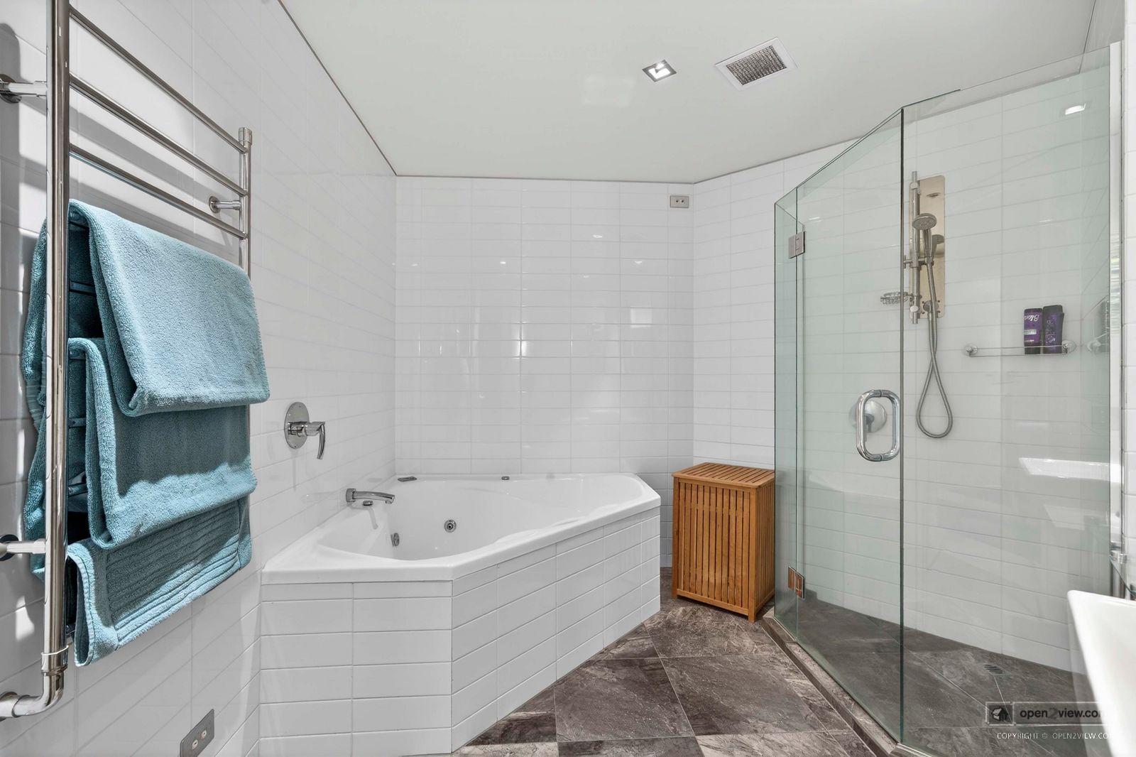 Slider image of 8/7 The Promenade, Auckland