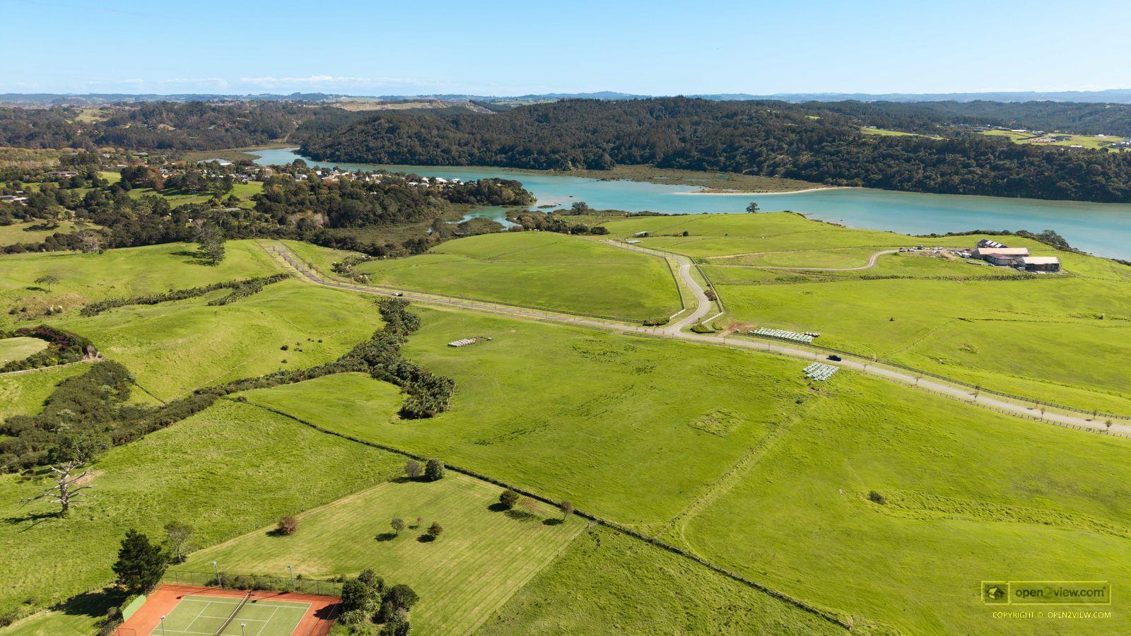 Slider image of 11 Te Pae Okura Drive, Auckland