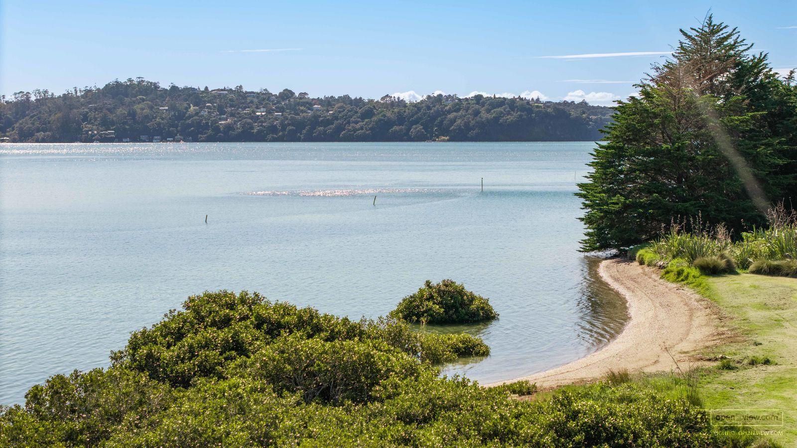 Slider image of 11 Te Pae Okura Drive, Auckland