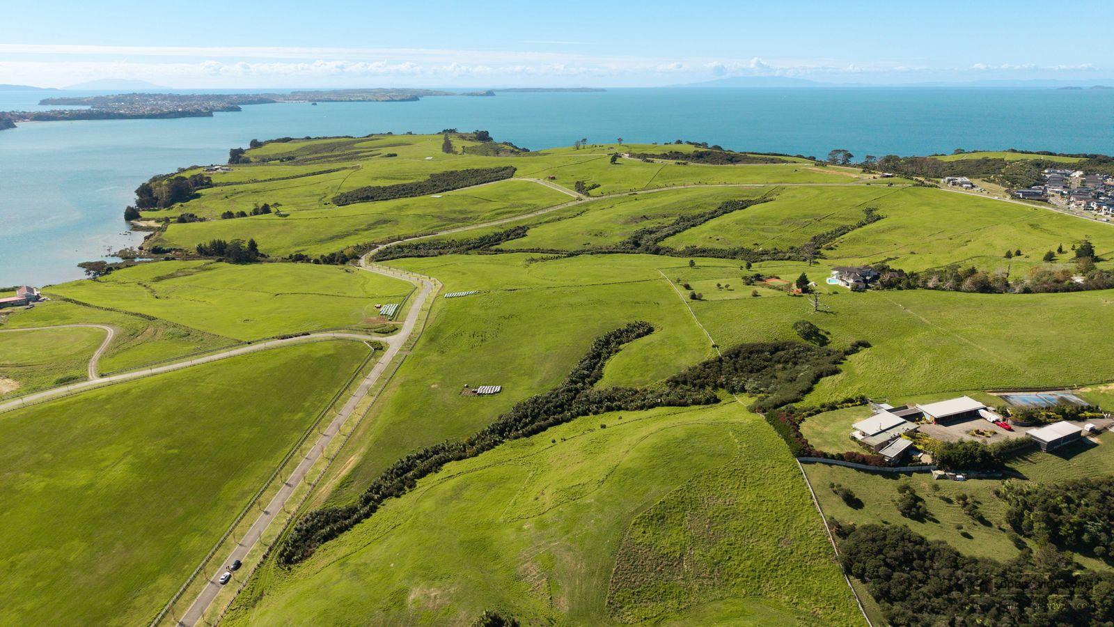 Slider image of 11 Te Pae Okura Drive, Auckland