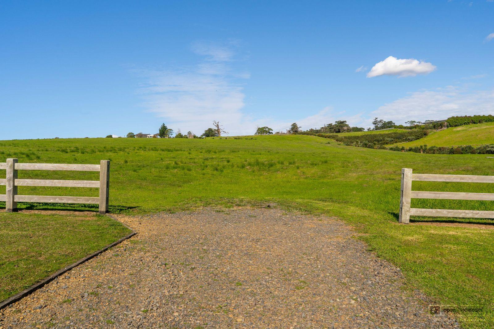 Slider image of 11 Te Pae Okura Drive, Auckland