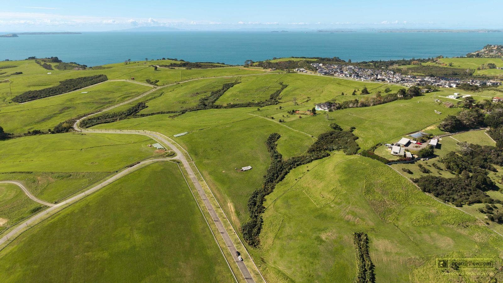 Slider image of 11 Te Pae Okura Drive, Auckland