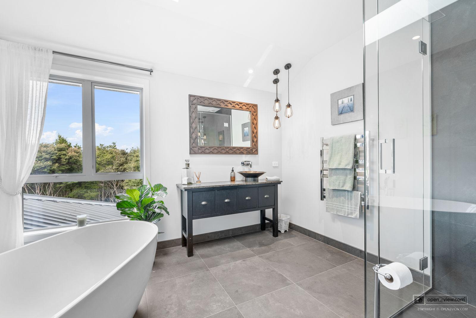 Slider image of 100 McCathie Road, Auckland