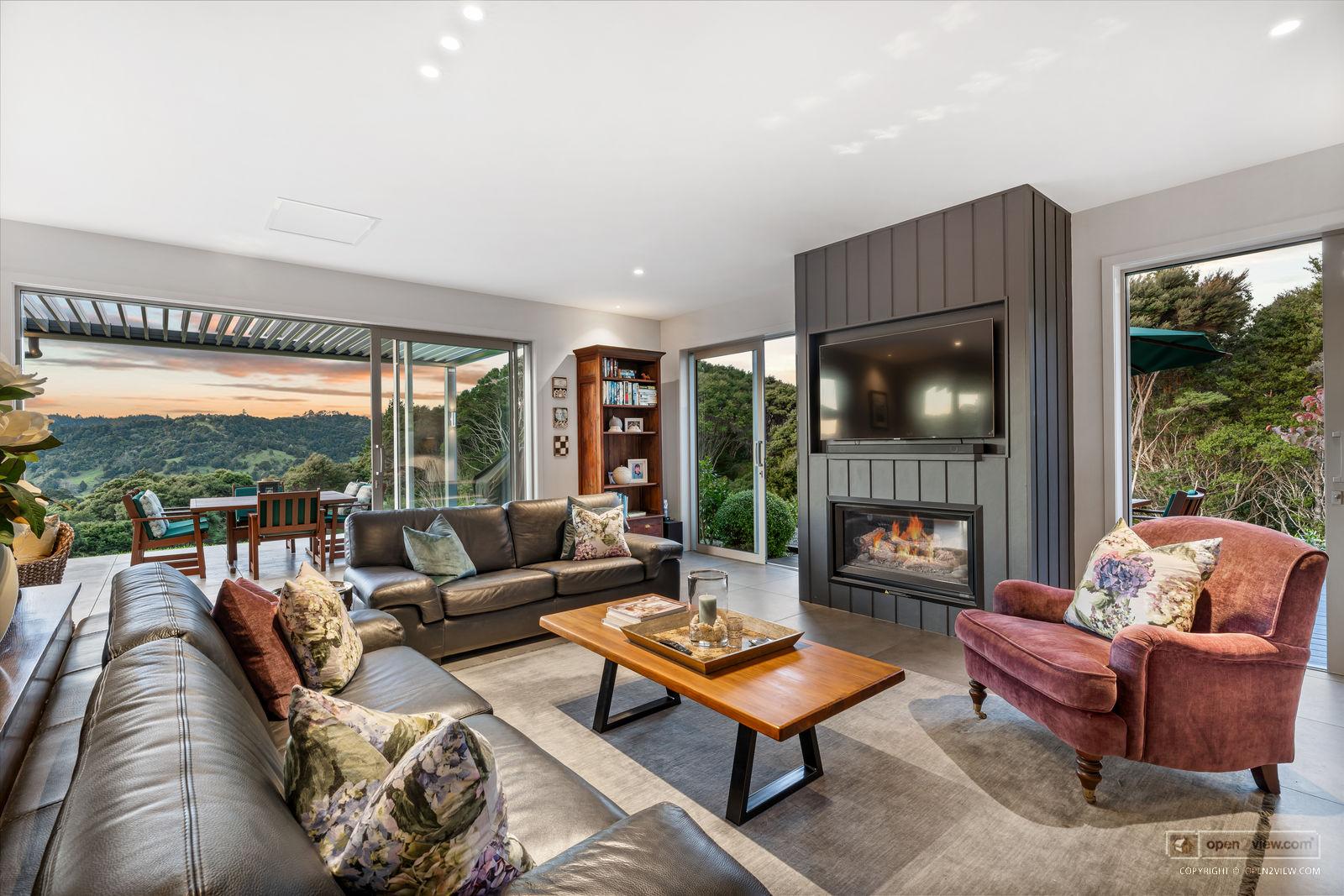 Slider image of 100 McCathie Road, Auckland