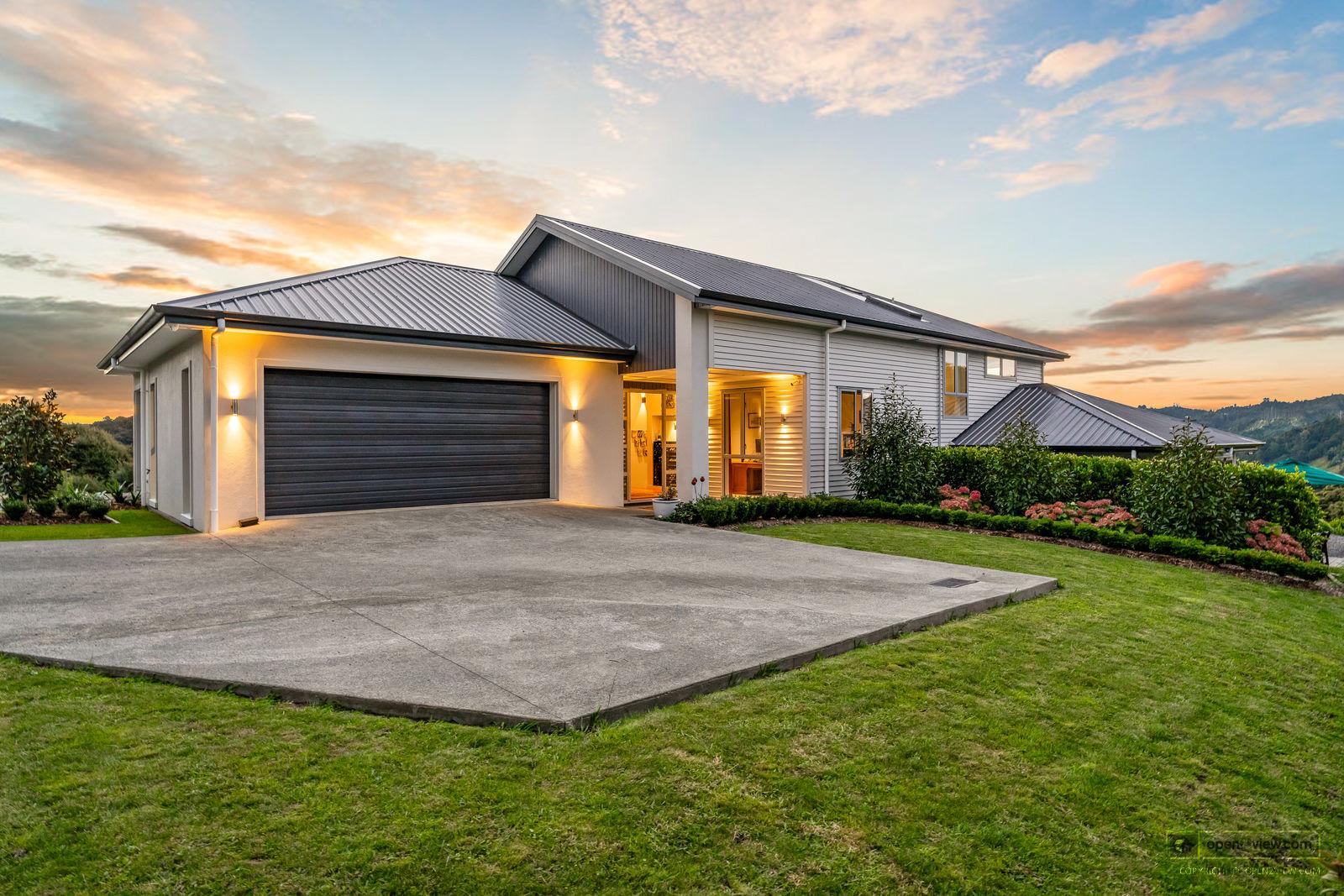 Slider image of 100 McCathie Road, Auckland