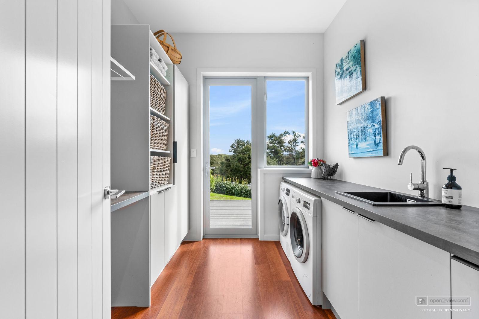 Slider image of 100 McCathie Road, Auckland