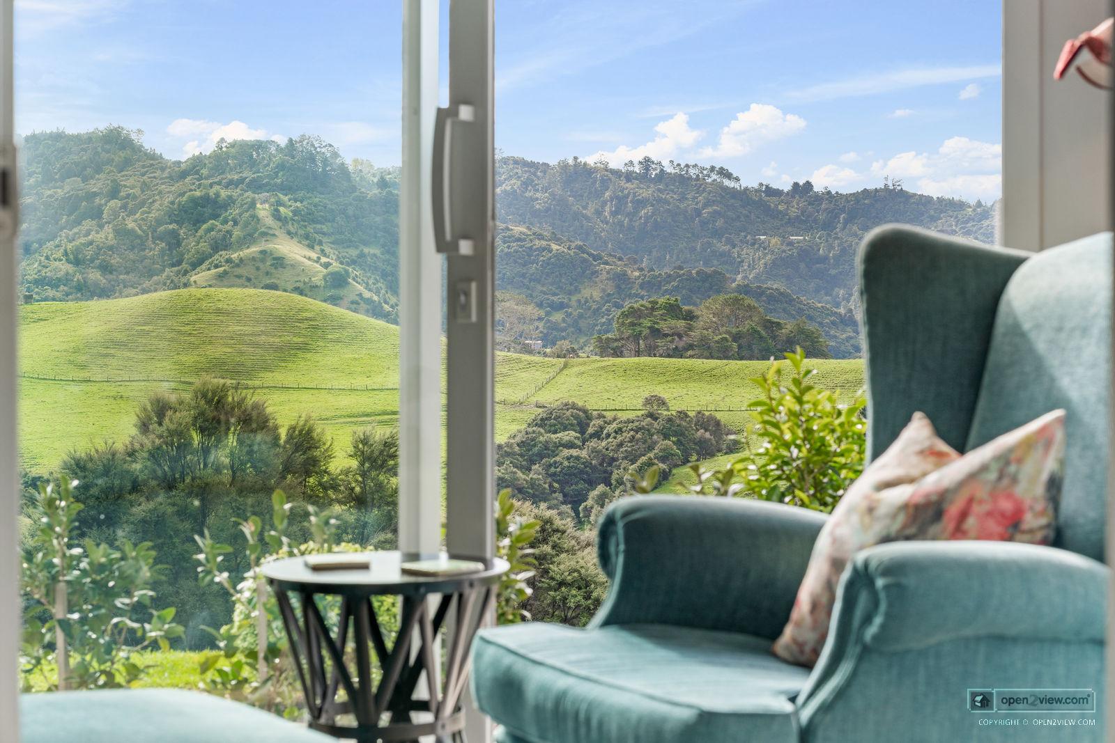 Slider image of 100 McCathie Road, Auckland