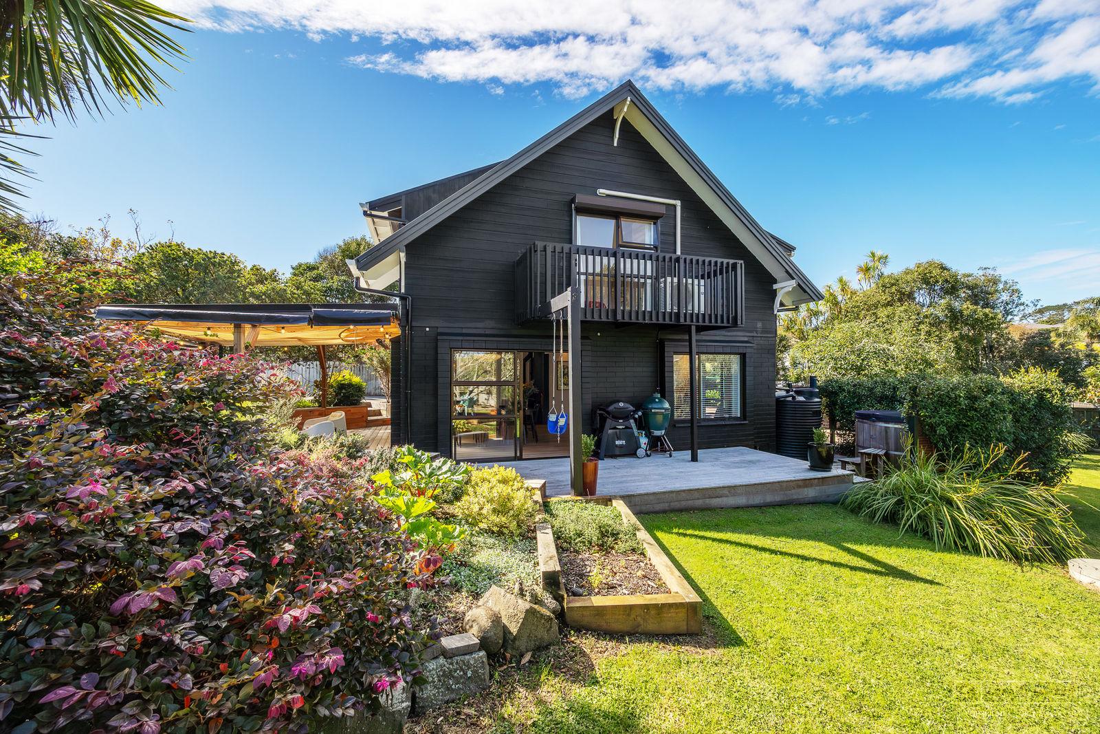 Slider image of 3 Muriwai Road, Auckland