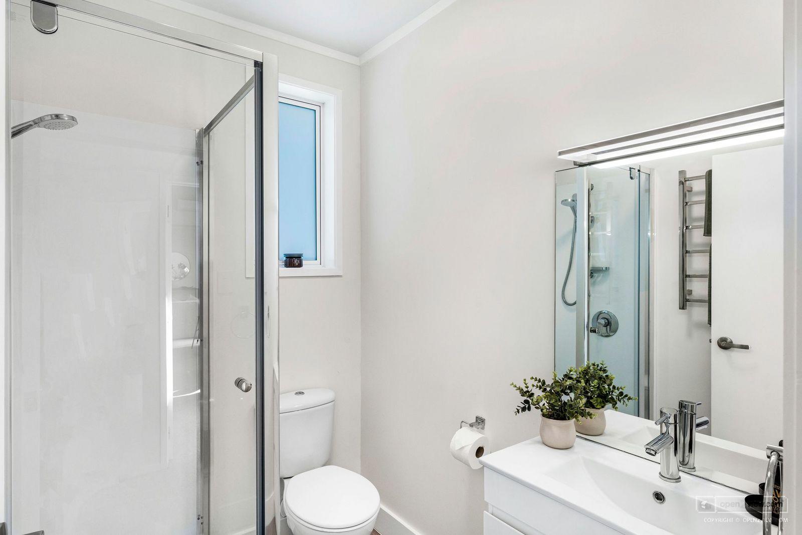 Slider image of 19A Saltburn Road, Auckland