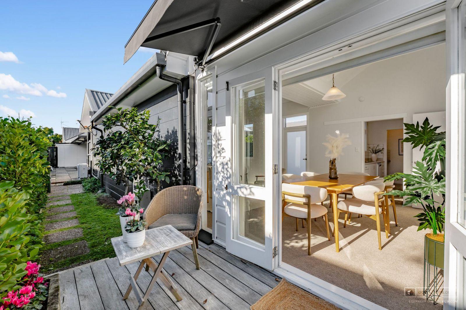 Slider image of 19A Saltburn Road, Auckland