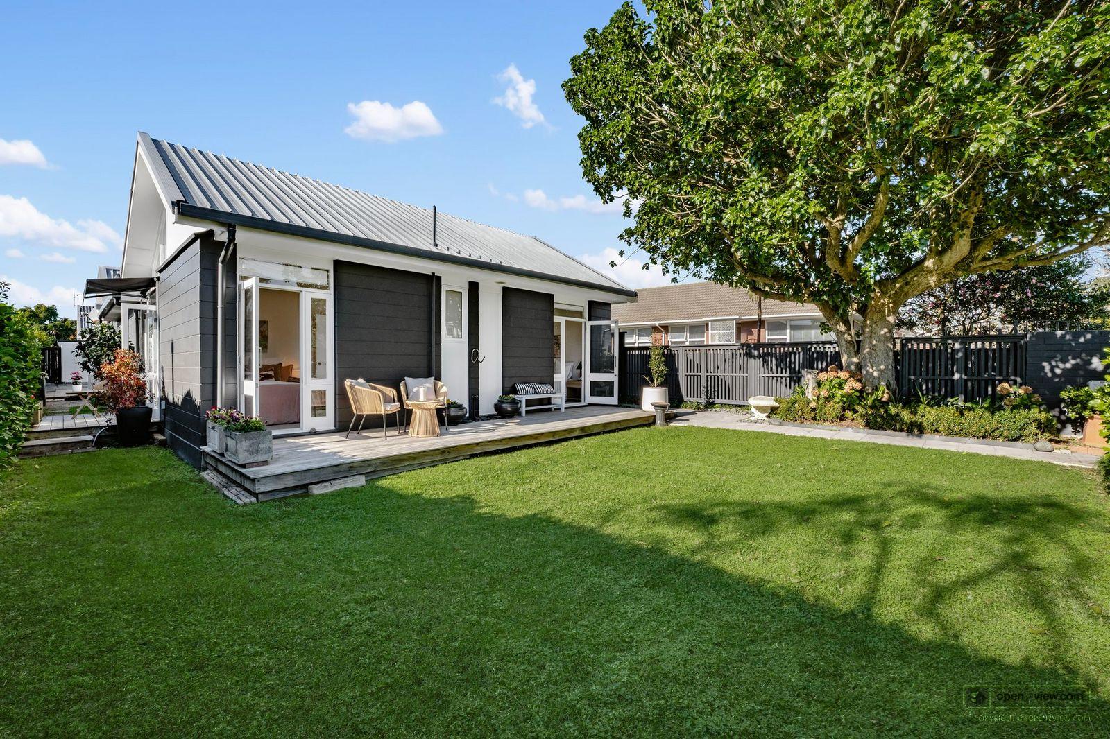 Featured image of 19A Saltburn Road, Auckland