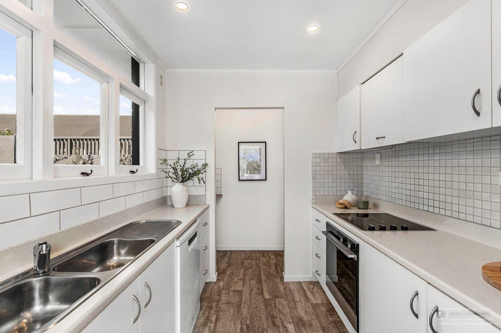 Slider image of 19A Saltburn Road, Auckland