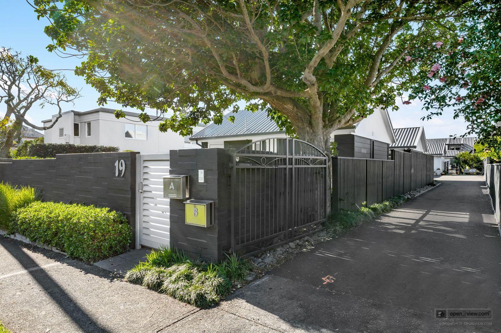 Slider image of 19A Saltburn Road, Auckland