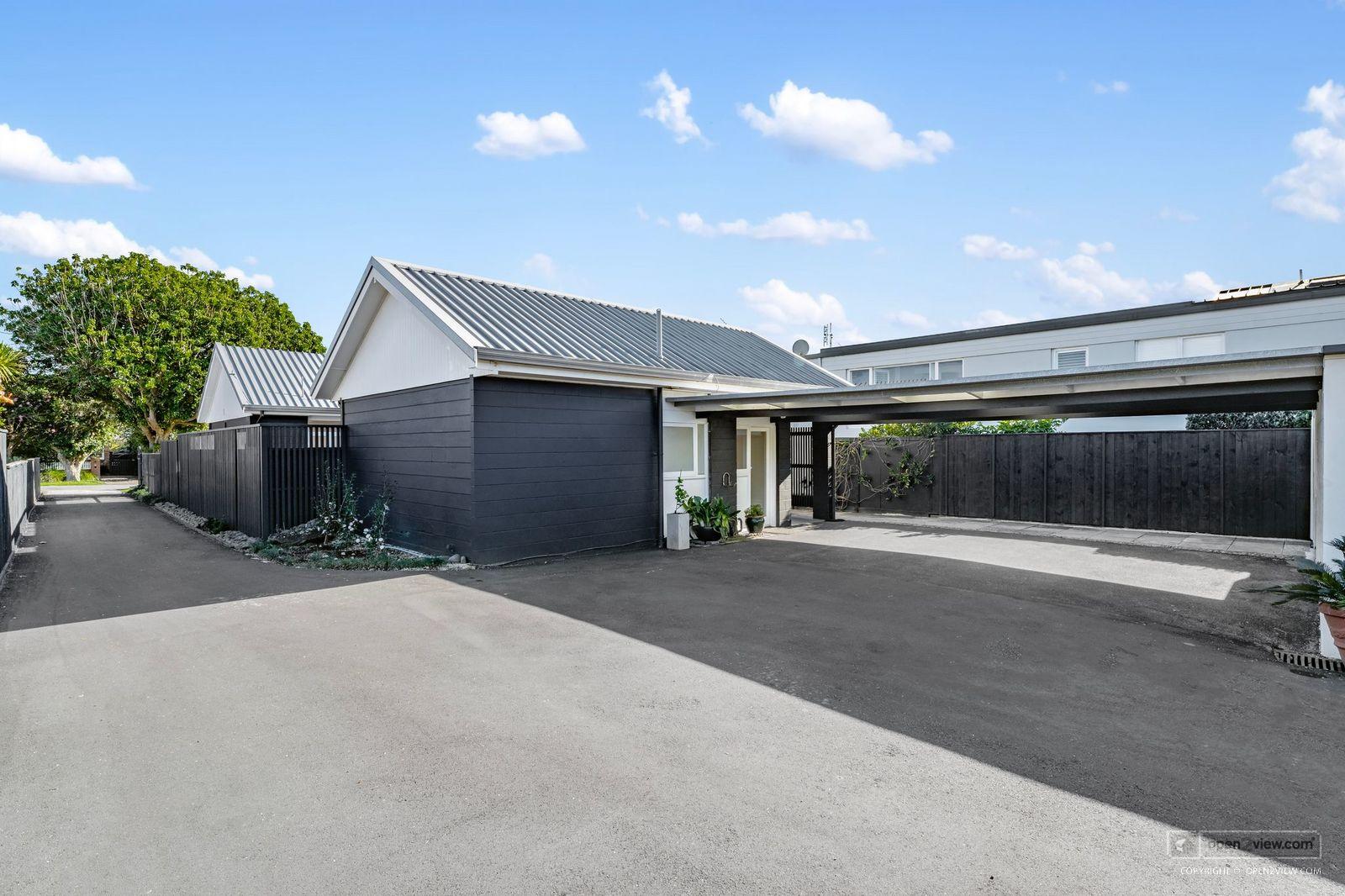 Slider image of 19A Saltburn Road, Auckland