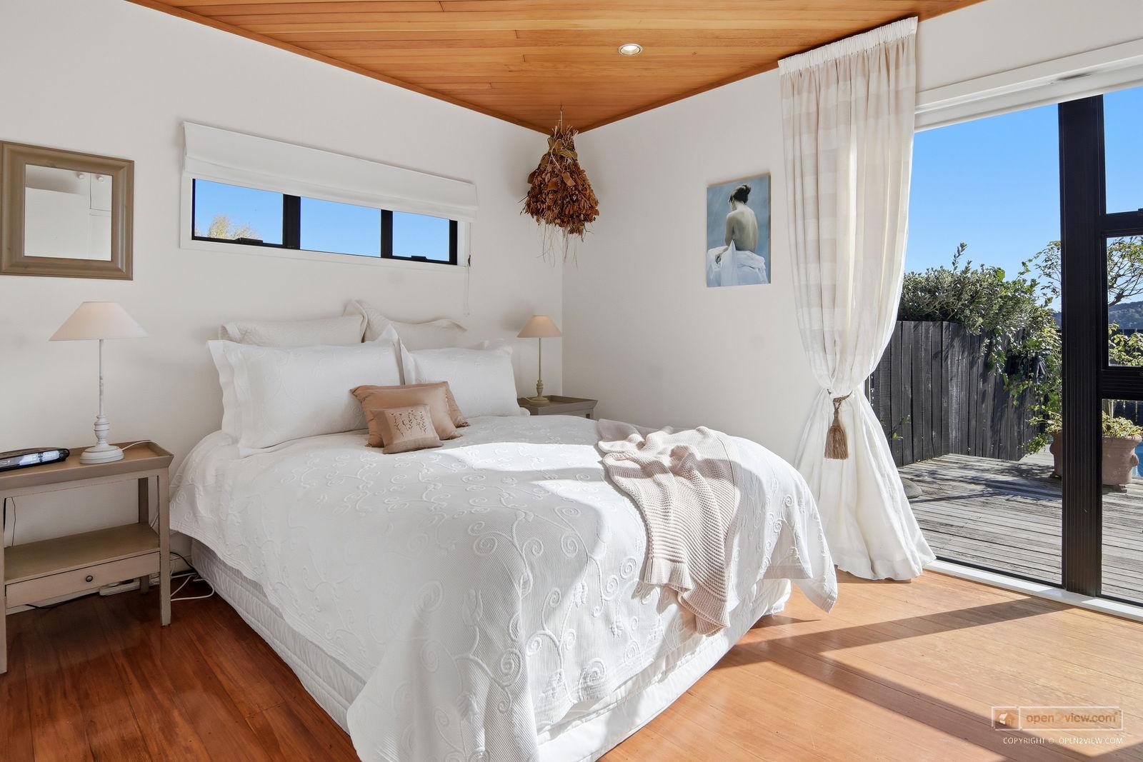 Slider image of 828 Ridge Road, Auckland