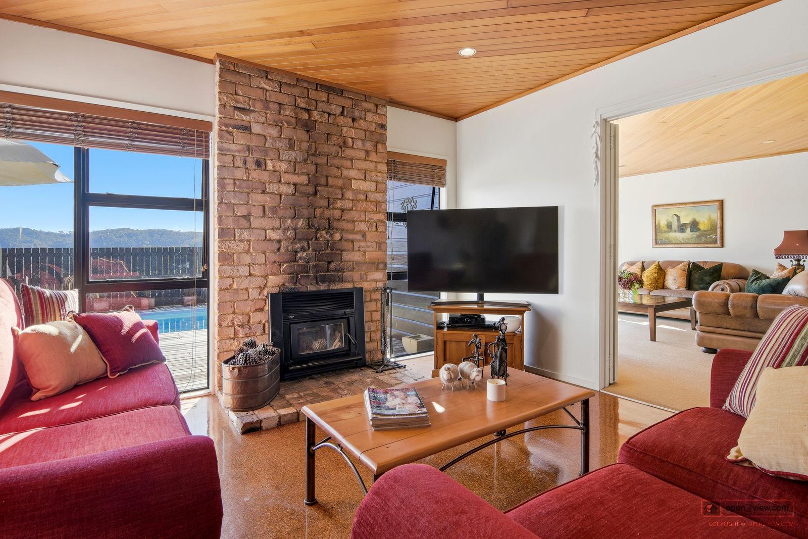 Slider image of 828 Ridge Road, Auckland