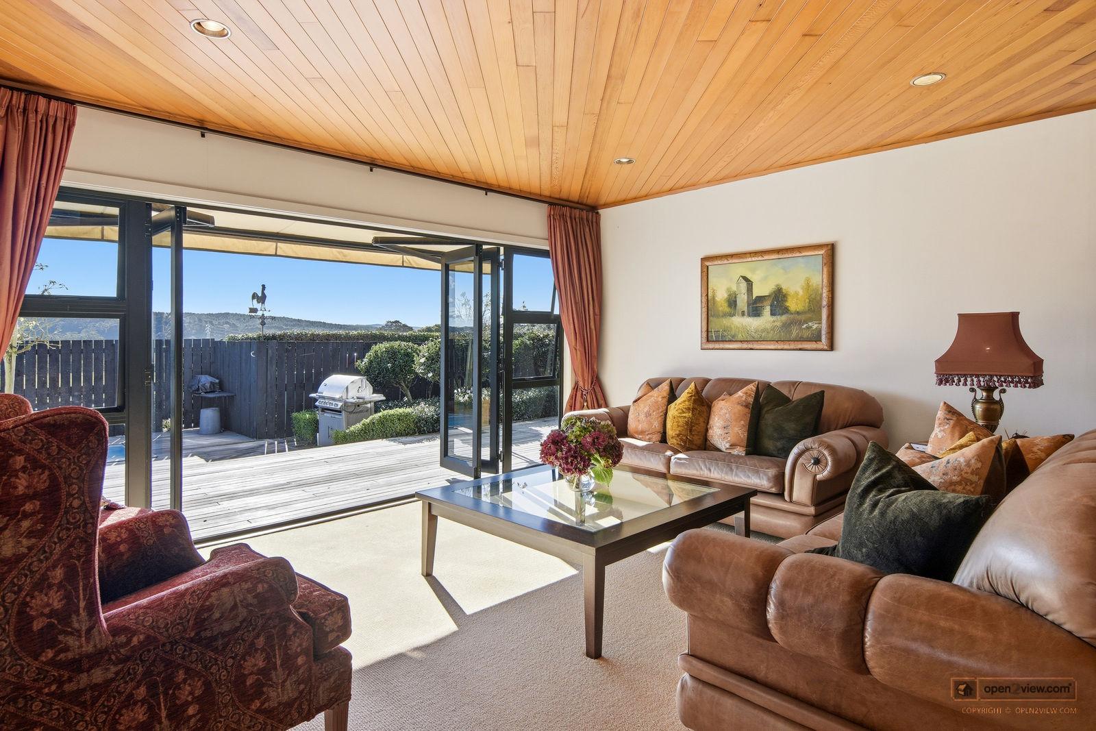 Slider image of 828 Ridge Road, Auckland