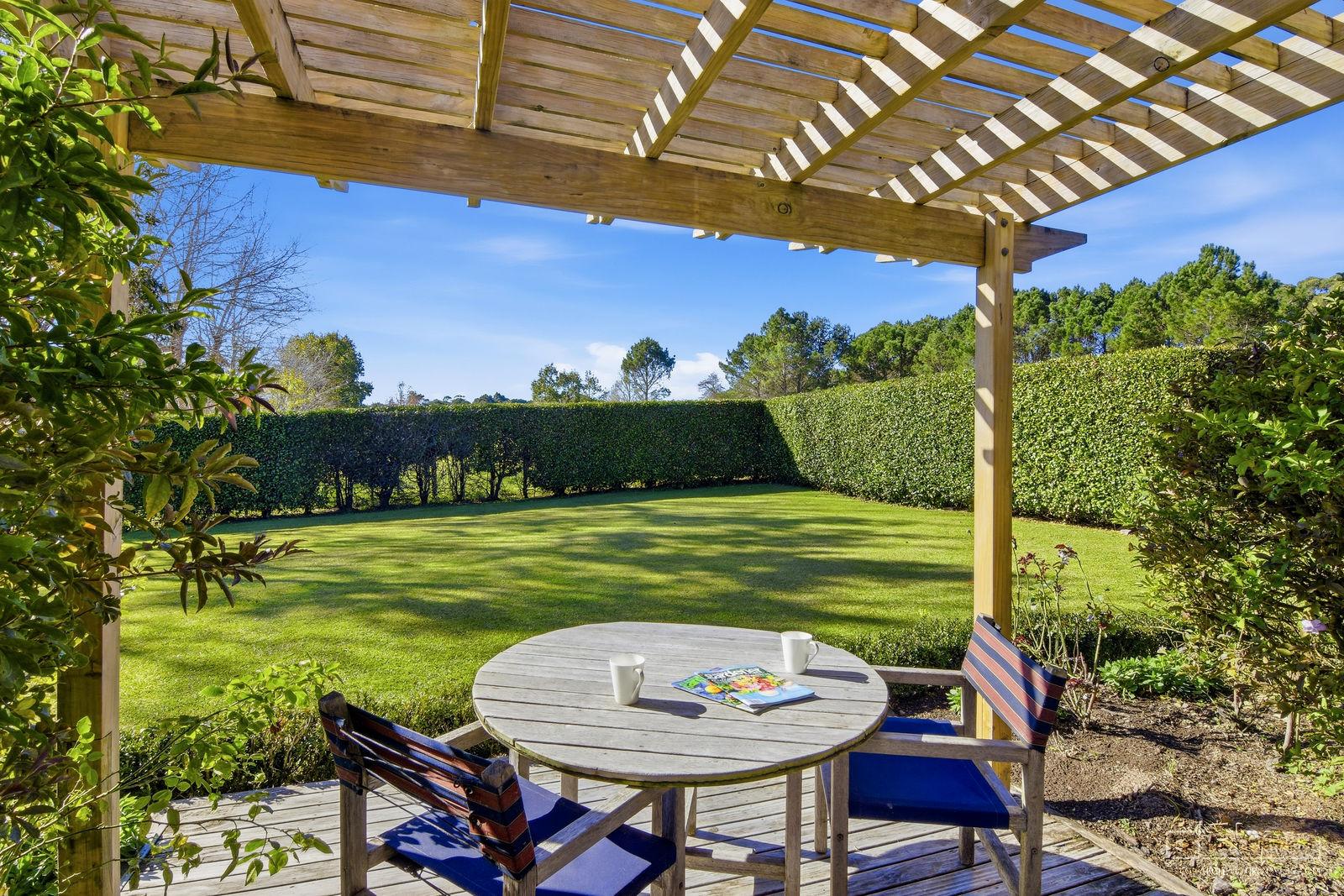 Slider image of 828 Ridge Road, Auckland