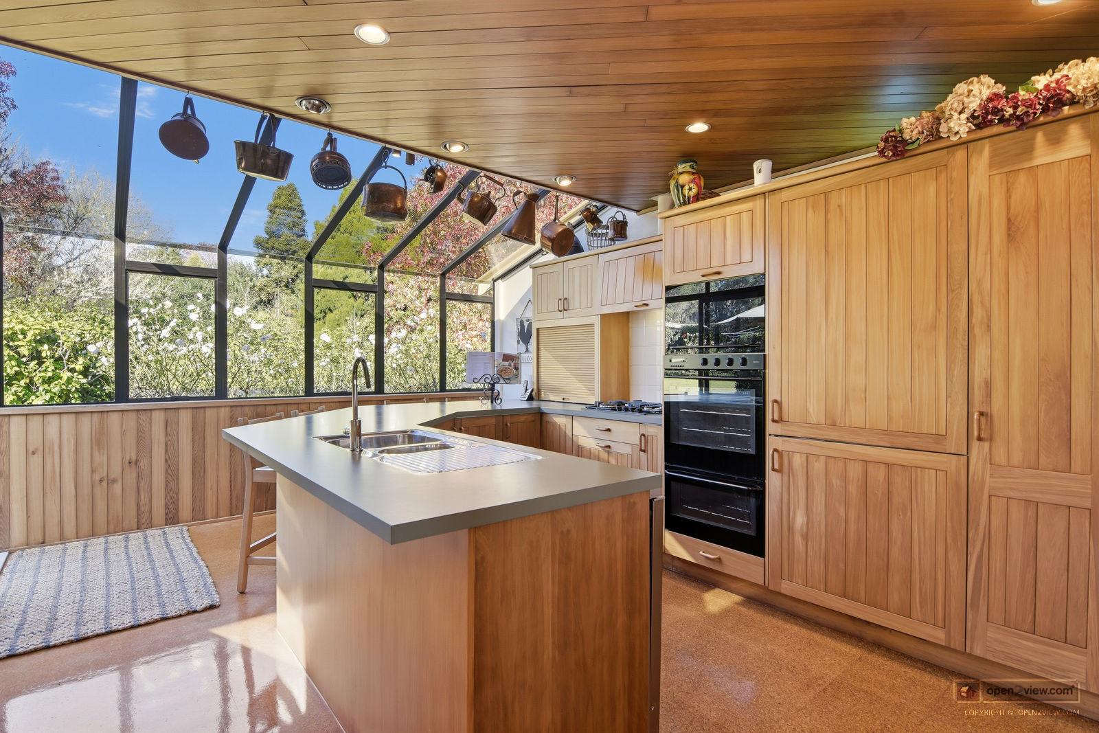 Slider image of 828 Ridge Road, Auckland