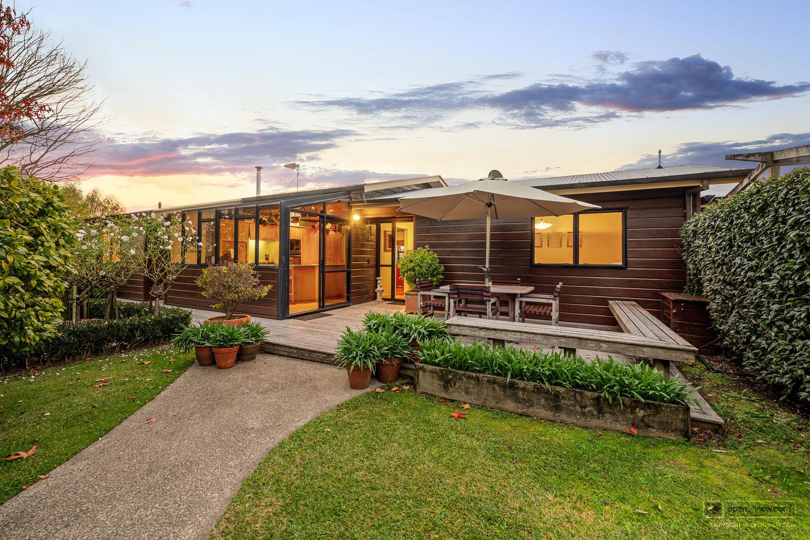 Slider image of 828 Ridge Road, Auckland