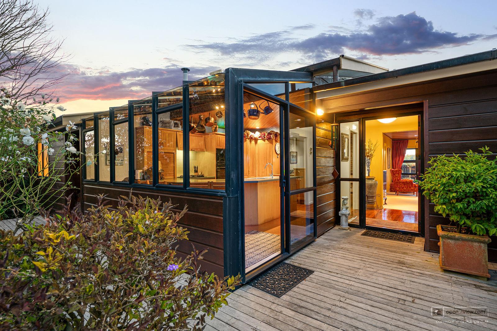 Slider image of 828 Ridge Road, Auckland