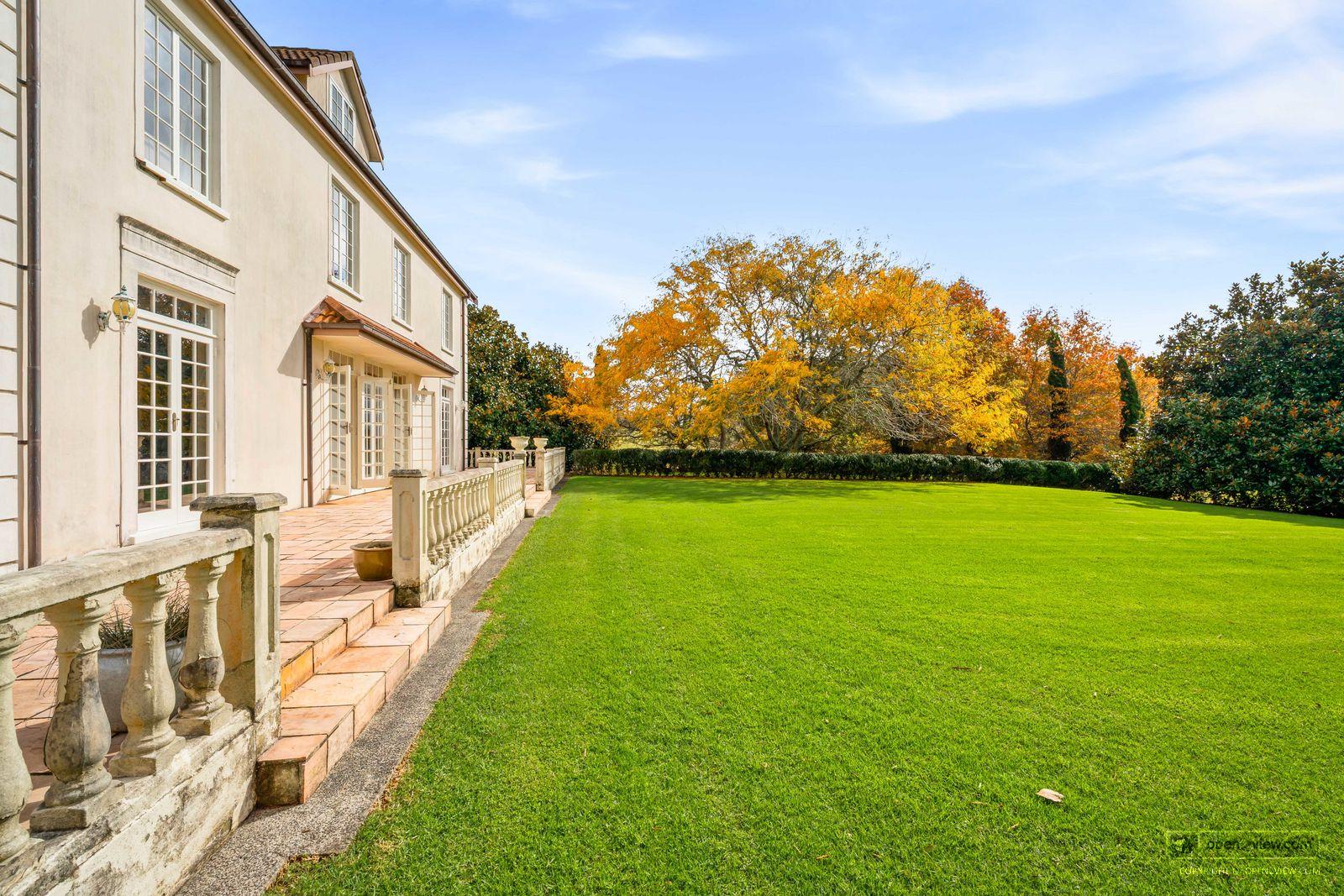 Slider image of 84 Three Oaks Drive, Auckland