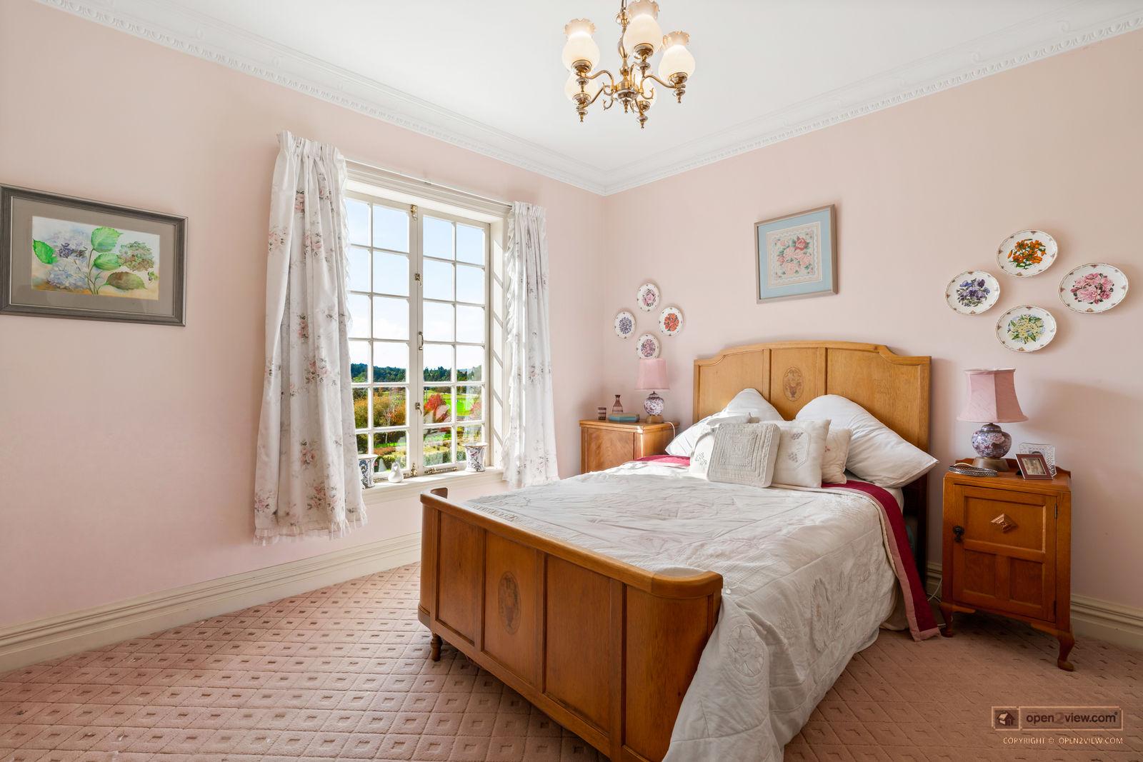 Slider image of 84 Three Oaks Drive, Auckland