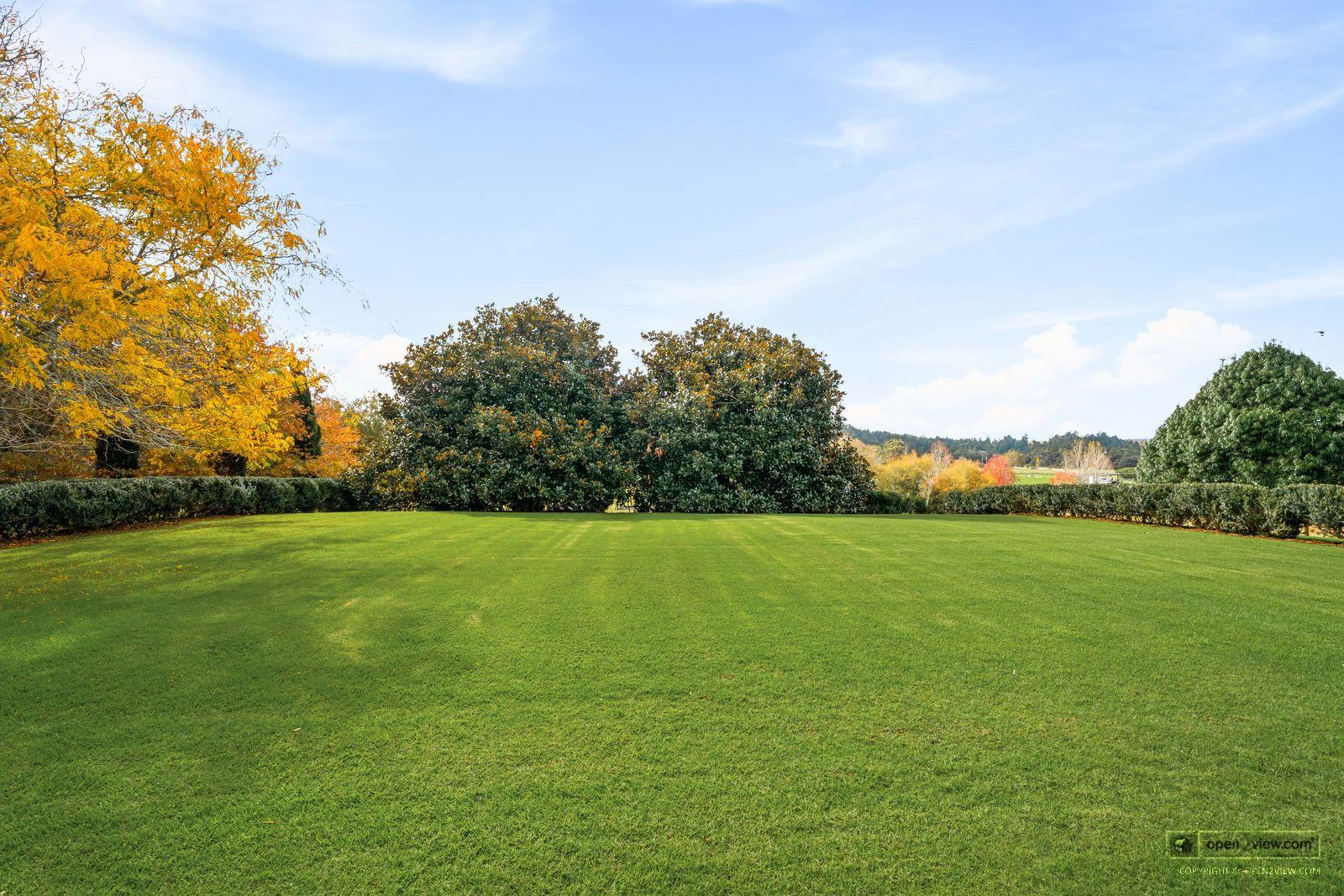 Slider image of 84 Three Oaks Drive, Auckland