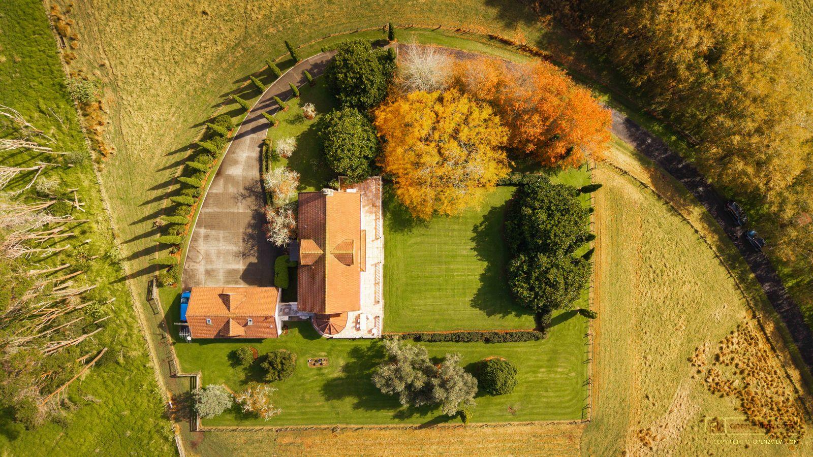 Slider image of 84 Three Oaks Drive, Auckland