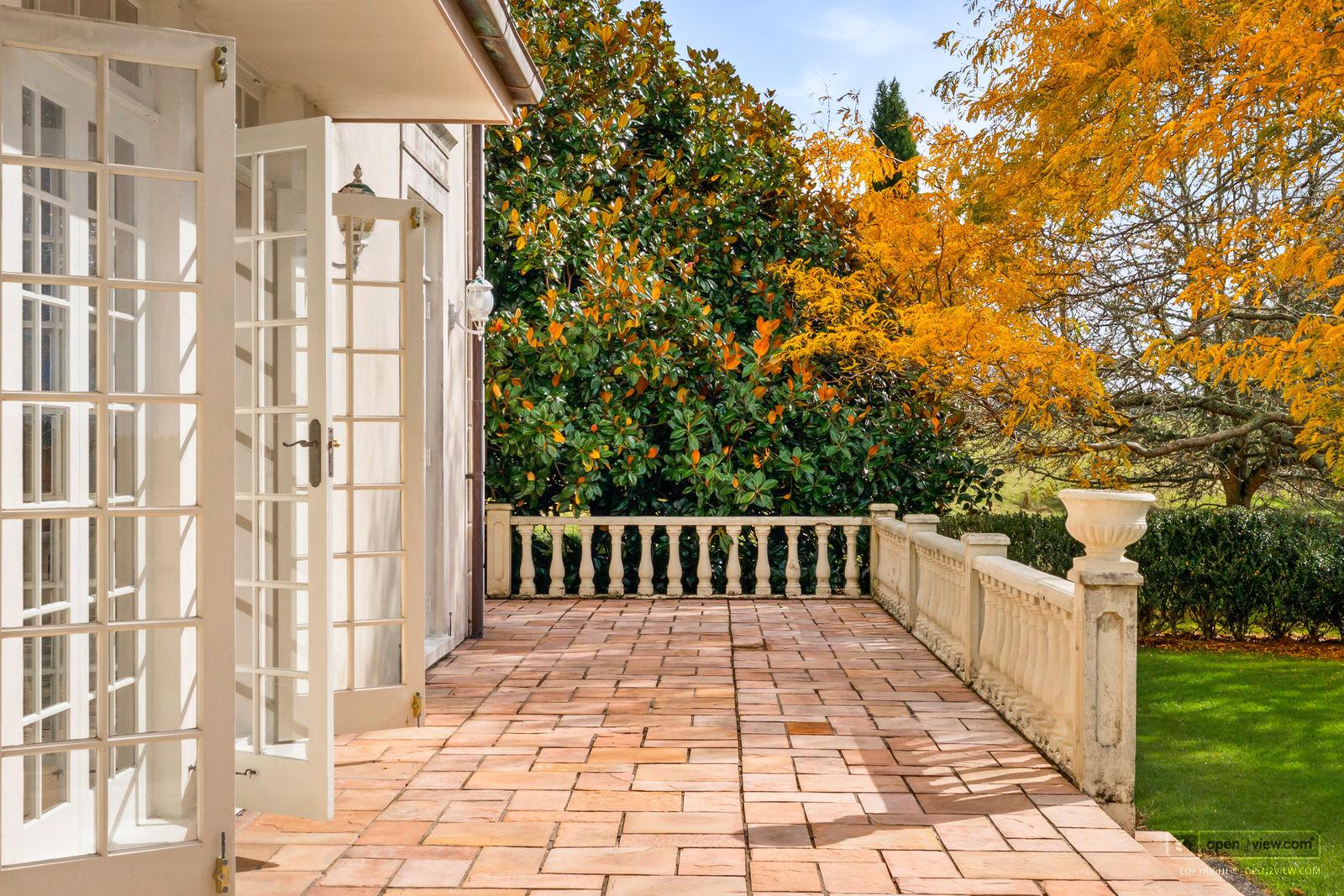 Slider image of 84 Three Oaks Drive, Auckland
