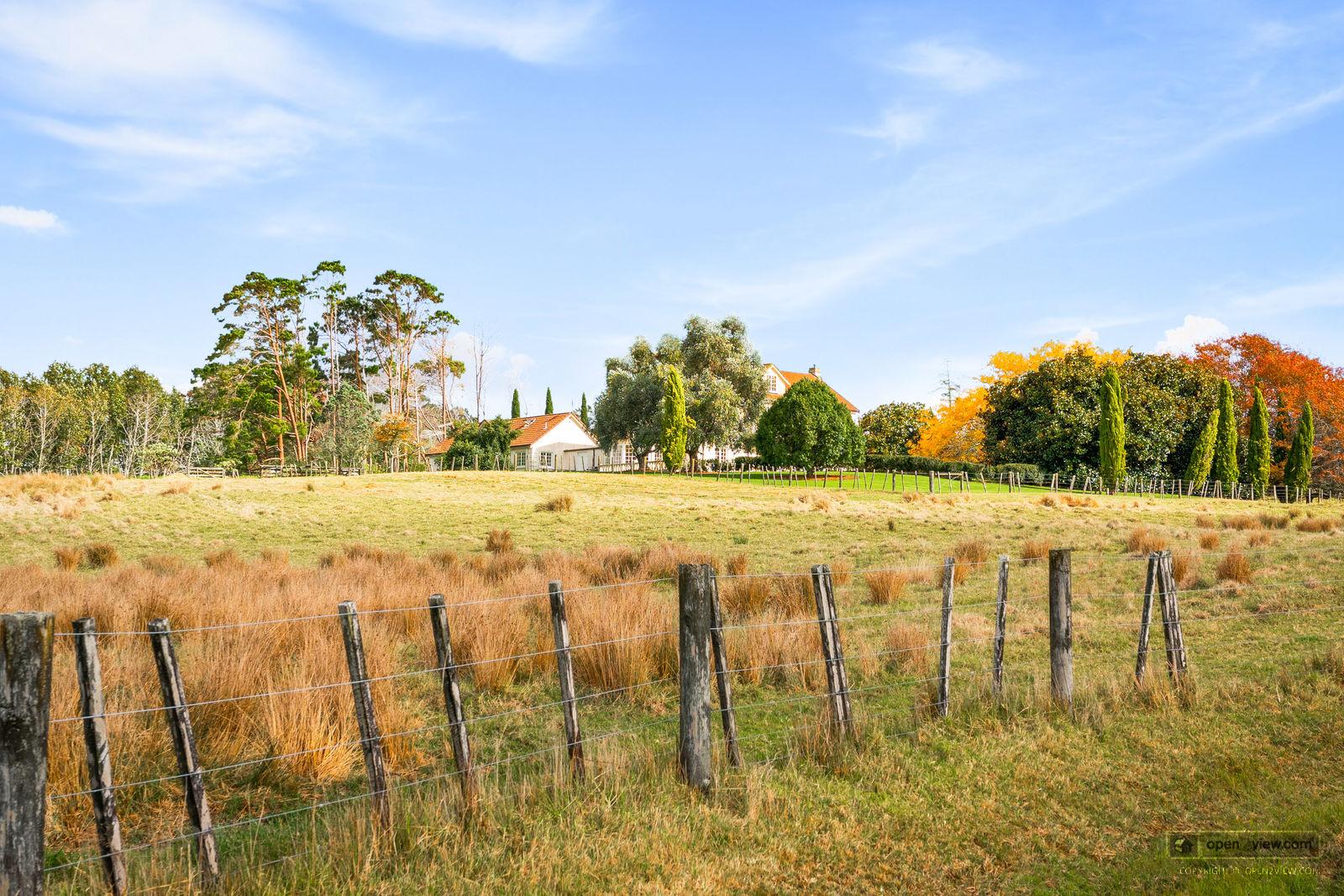 Slider image of 84 Three Oaks Drive, Auckland