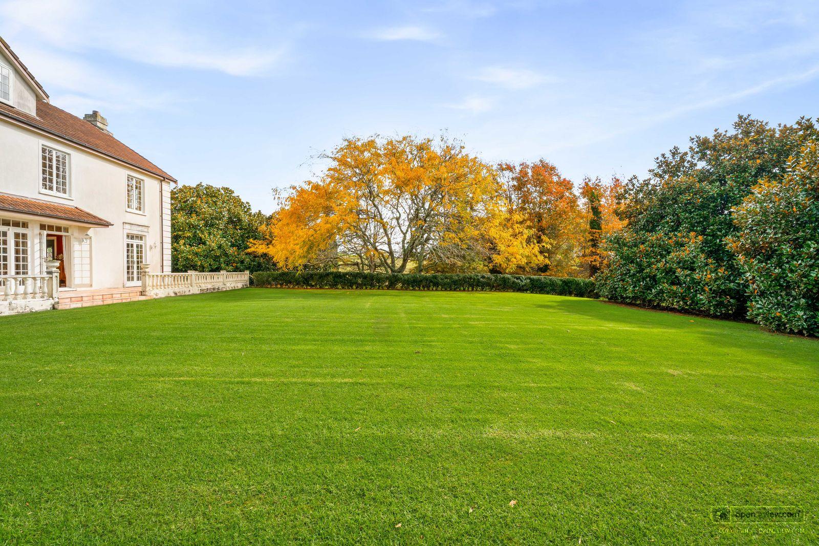 Slider image of 84 Three Oaks Drive, Auckland