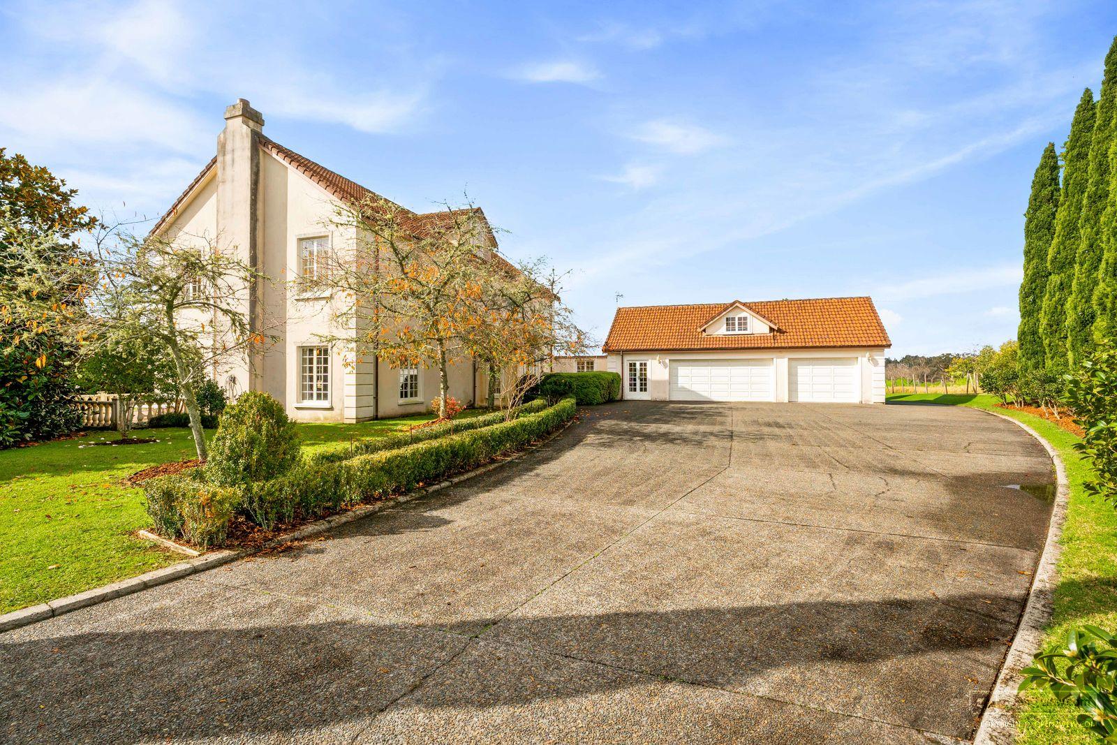 Slider image of 84 Three Oaks Drive, Auckland