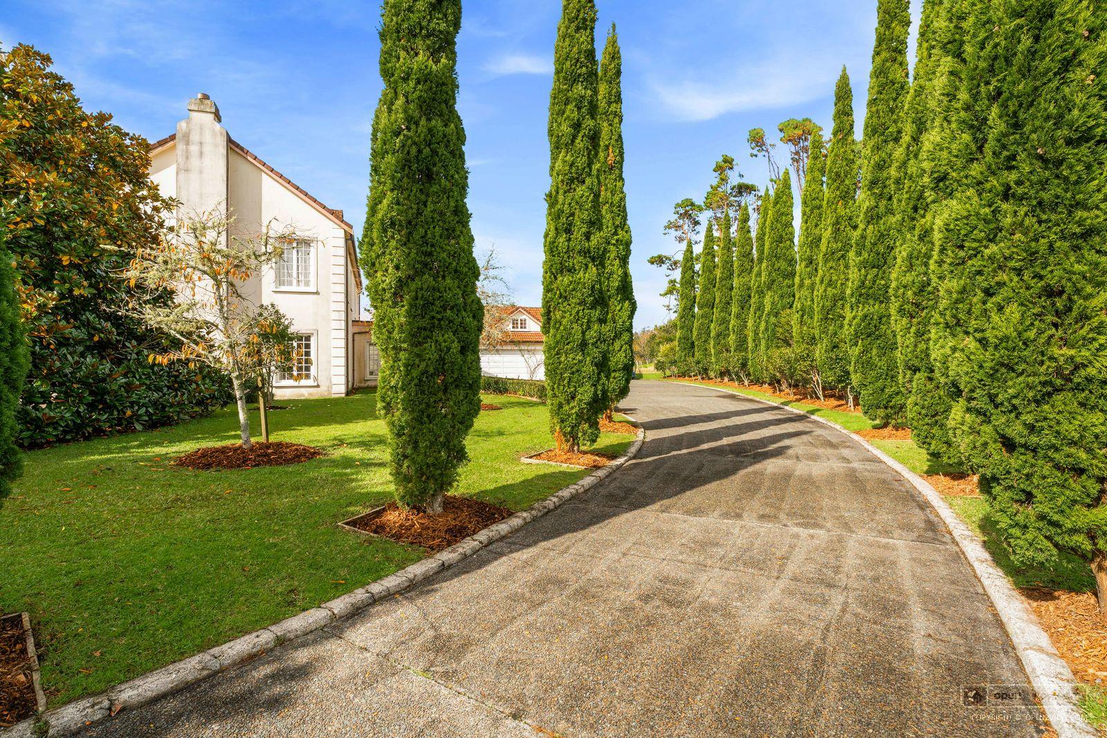 Slider image of 84 Three Oaks Drive, Auckland