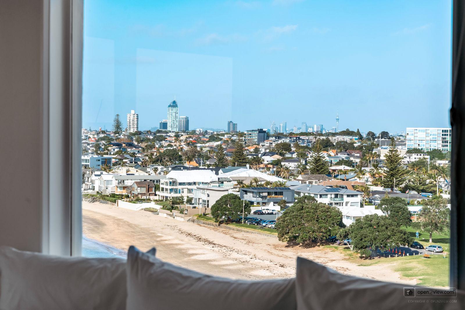 Slider image of 23D Beach Road, Auckland