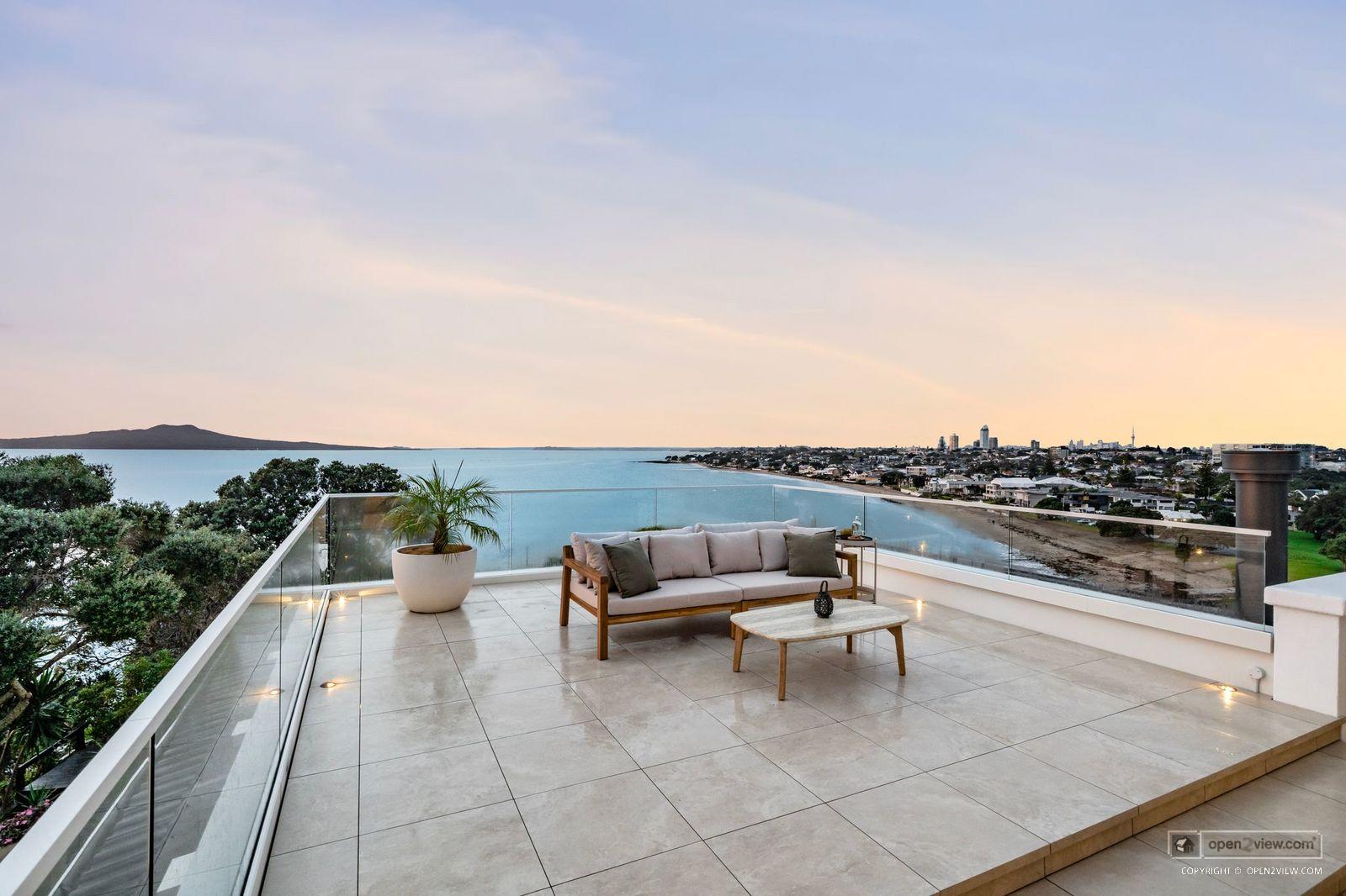 Slider image of 23D Beach Road, Auckland