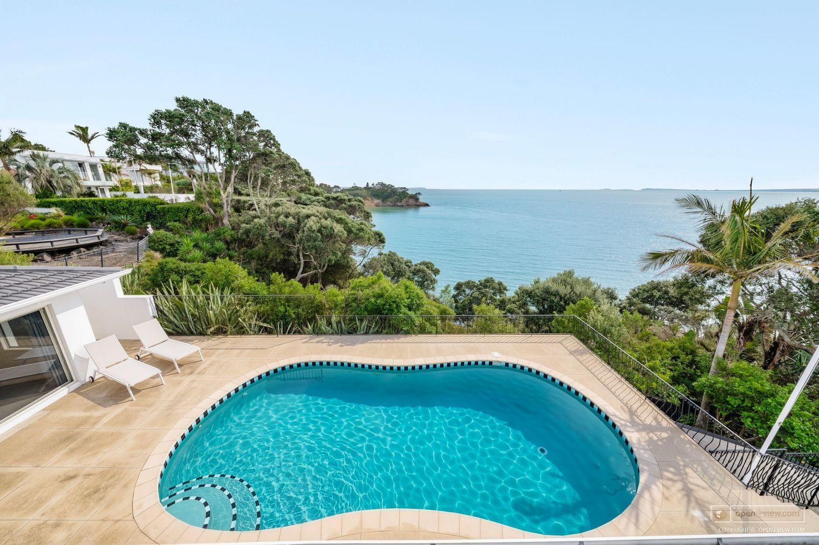 Slider image of 23D Beach Road, Auckland