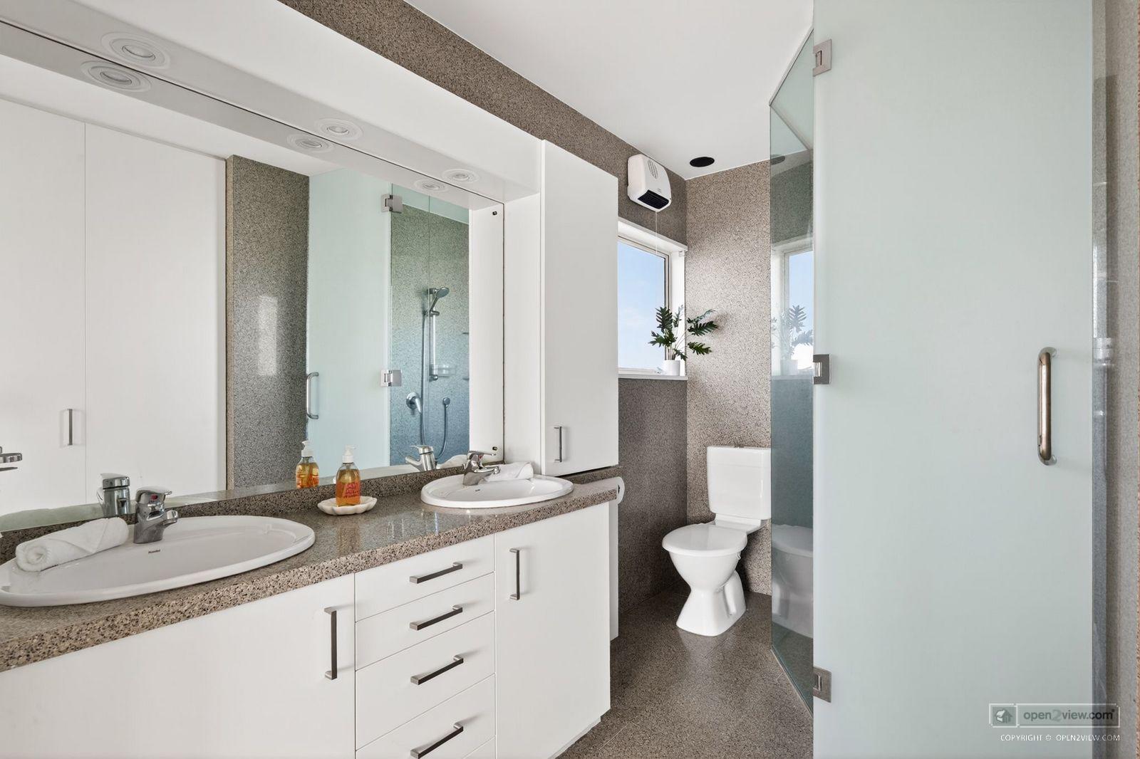 Slider image of 23D Beach Road, Auckland
