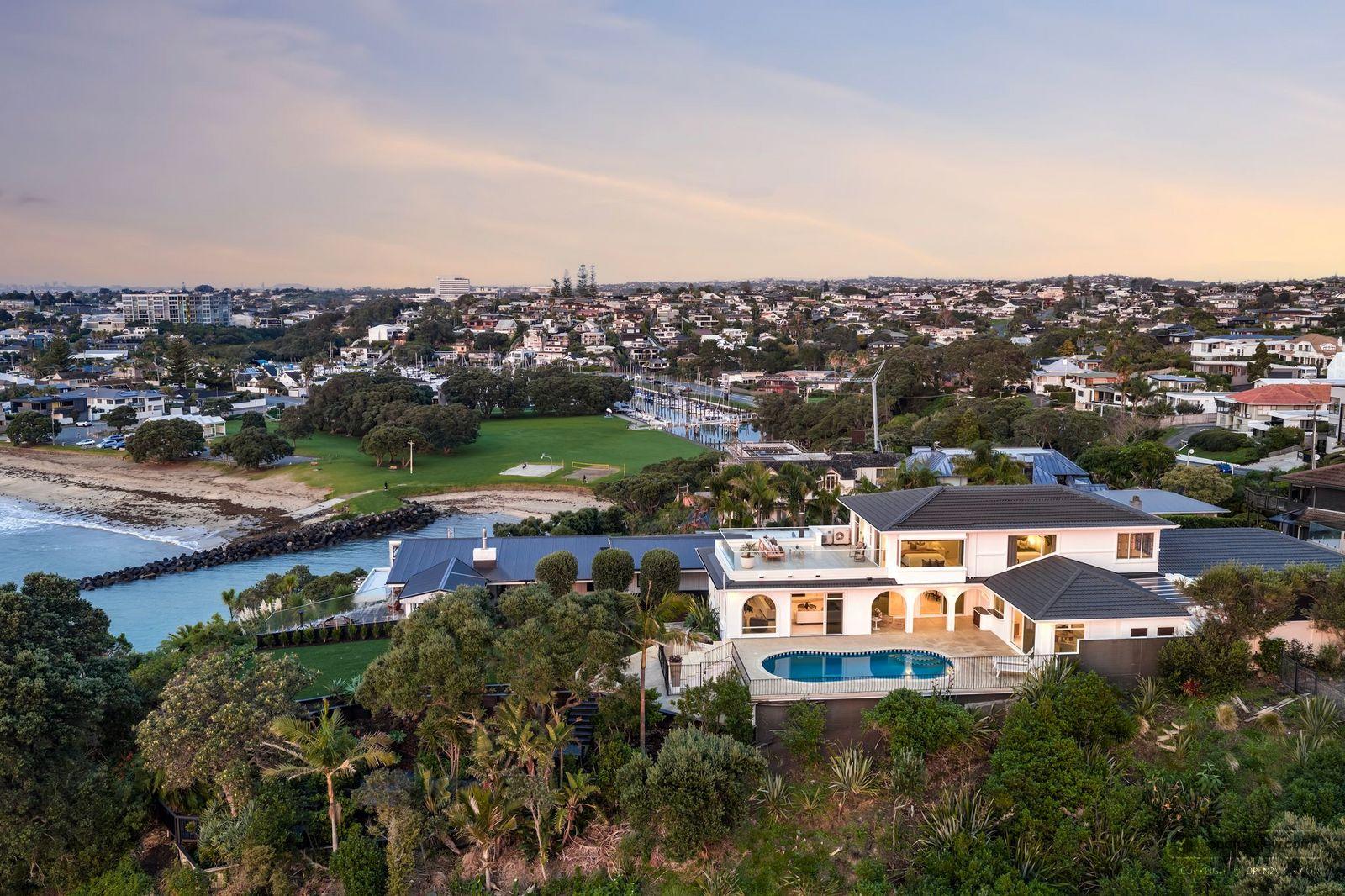 Slider image of 23D Beach Road, Auckland
