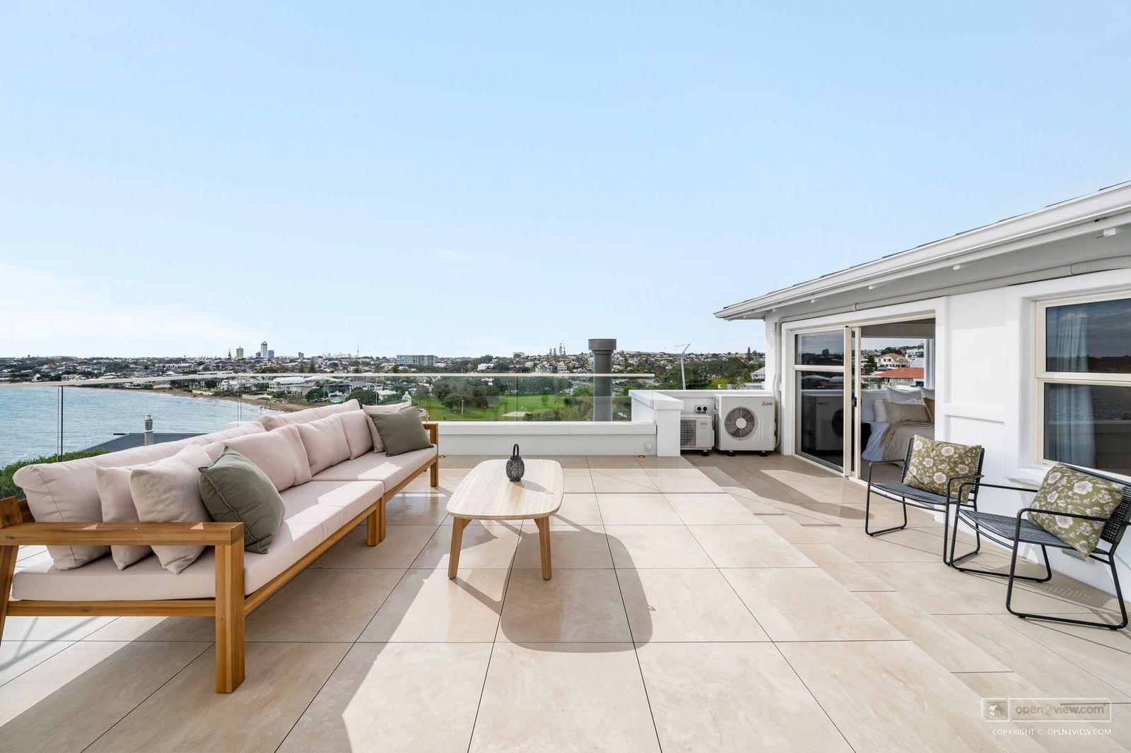 Slider image of 23D Beach Road, Auckland
