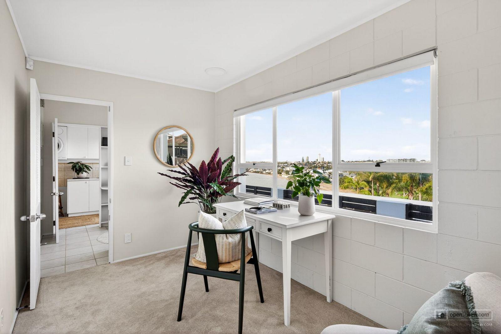 Slider image of 23D Beach Road, Auckland