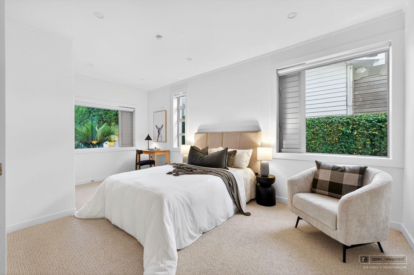 Slider image of 5 Holiday Road, Auckland
