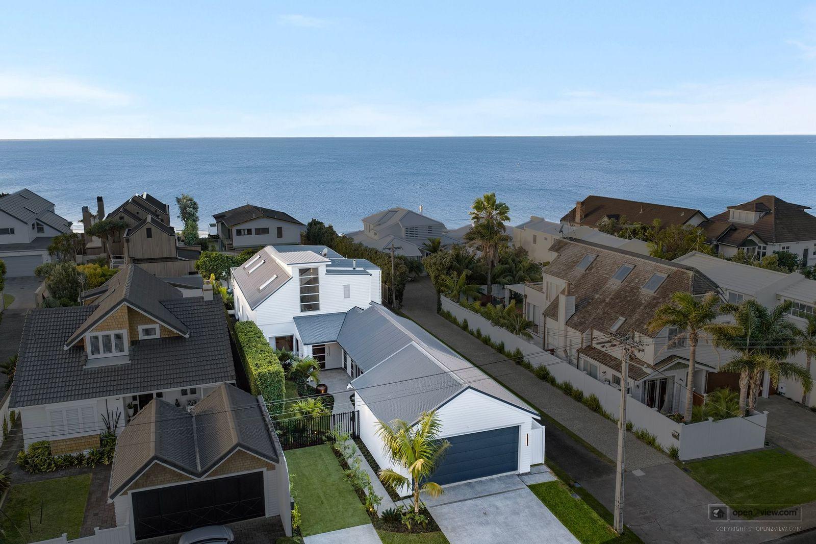 Slider image of 5 Holiday Road, Auckland