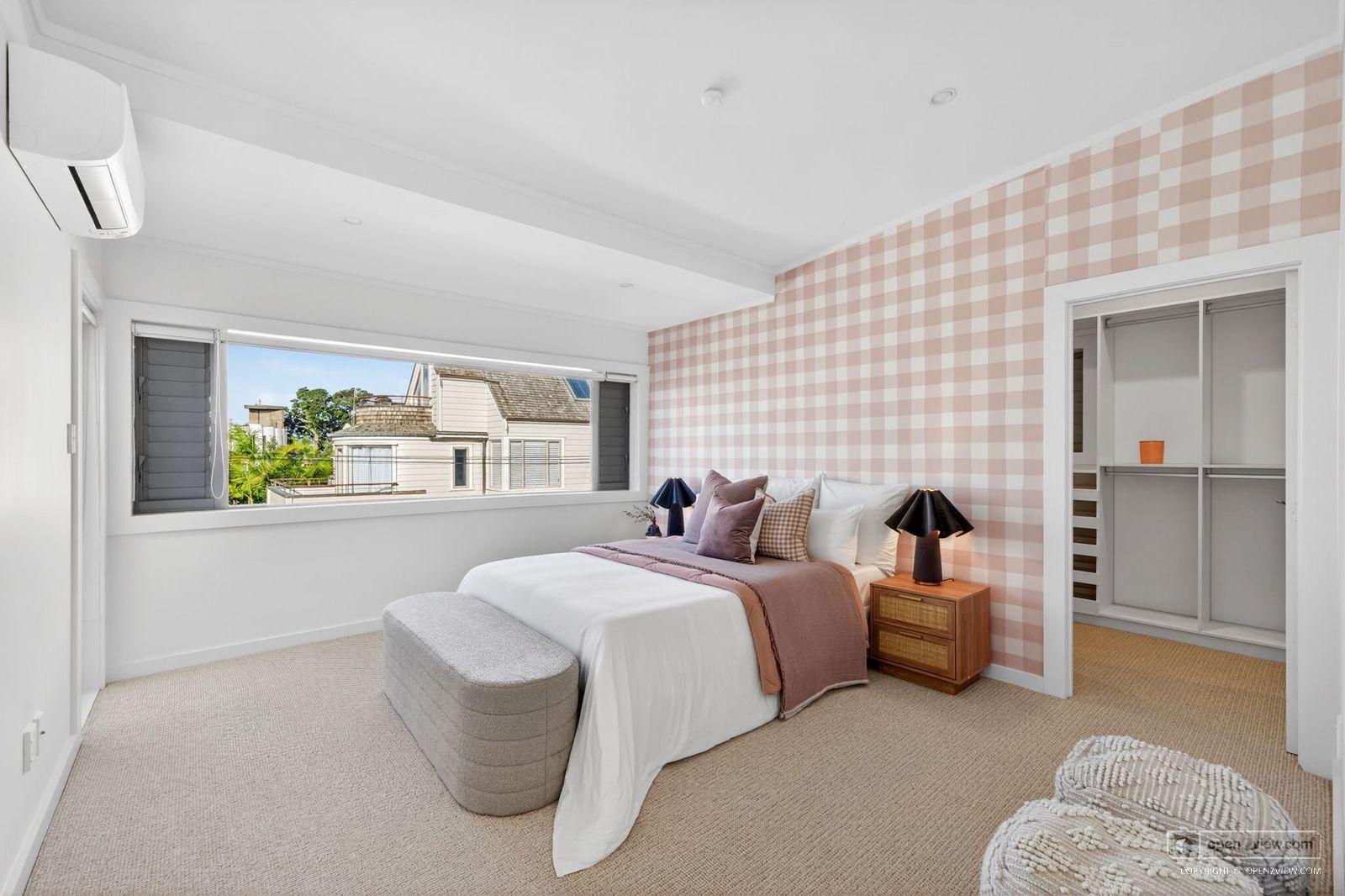 Slider image of 5 Holiday Road, Auckland