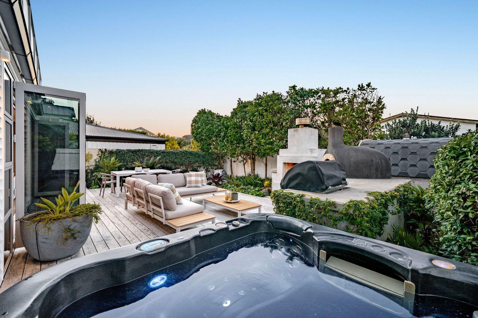 Slider image of 5 Holiday Road, Auckland