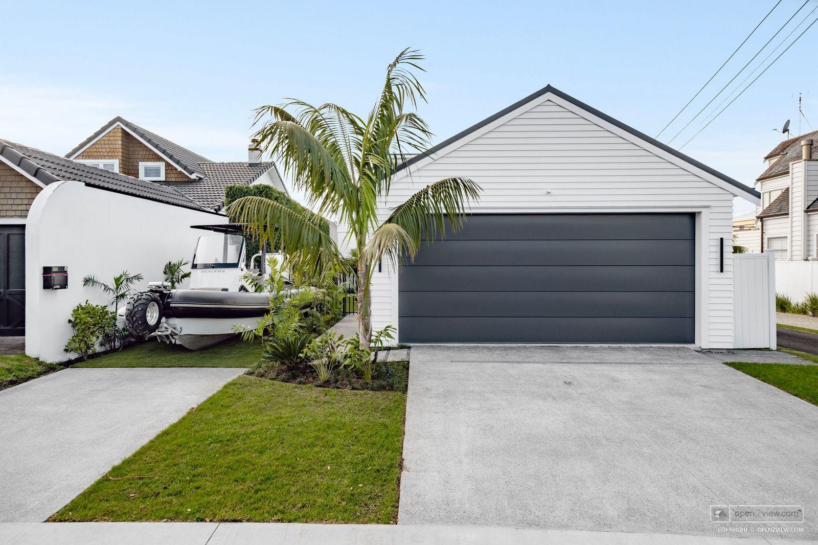 Slider image of 5 Holiday Road, Auckland