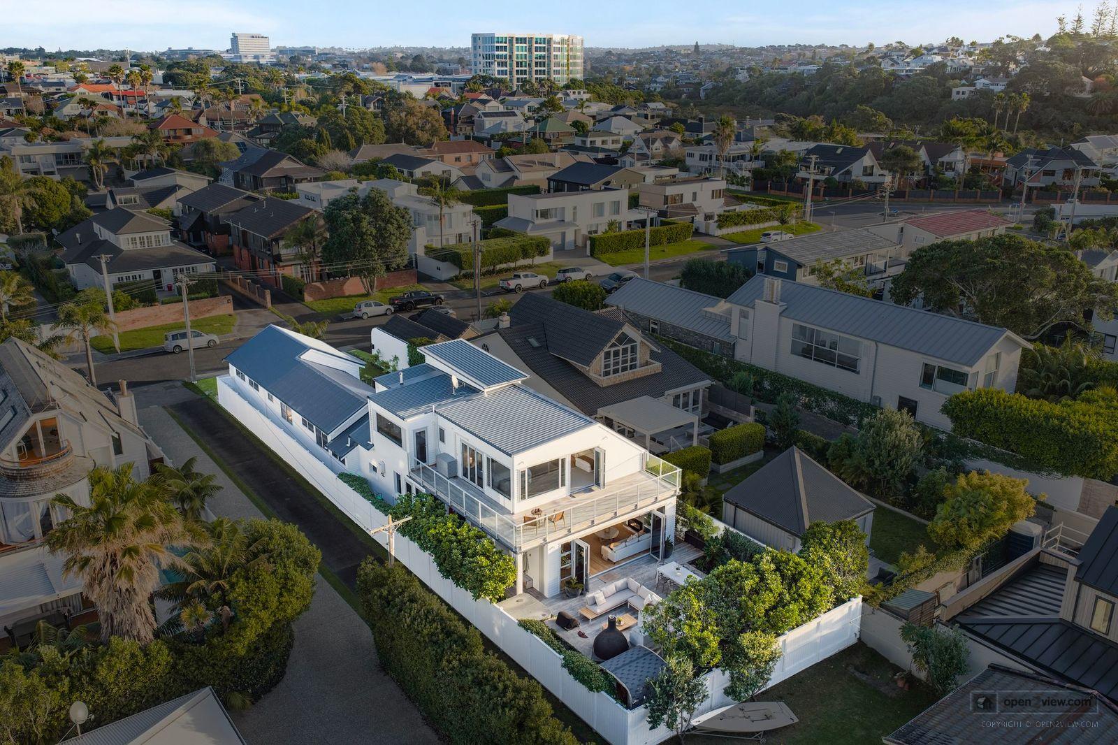 Slider image of 5 Holiday Road, Auckland
