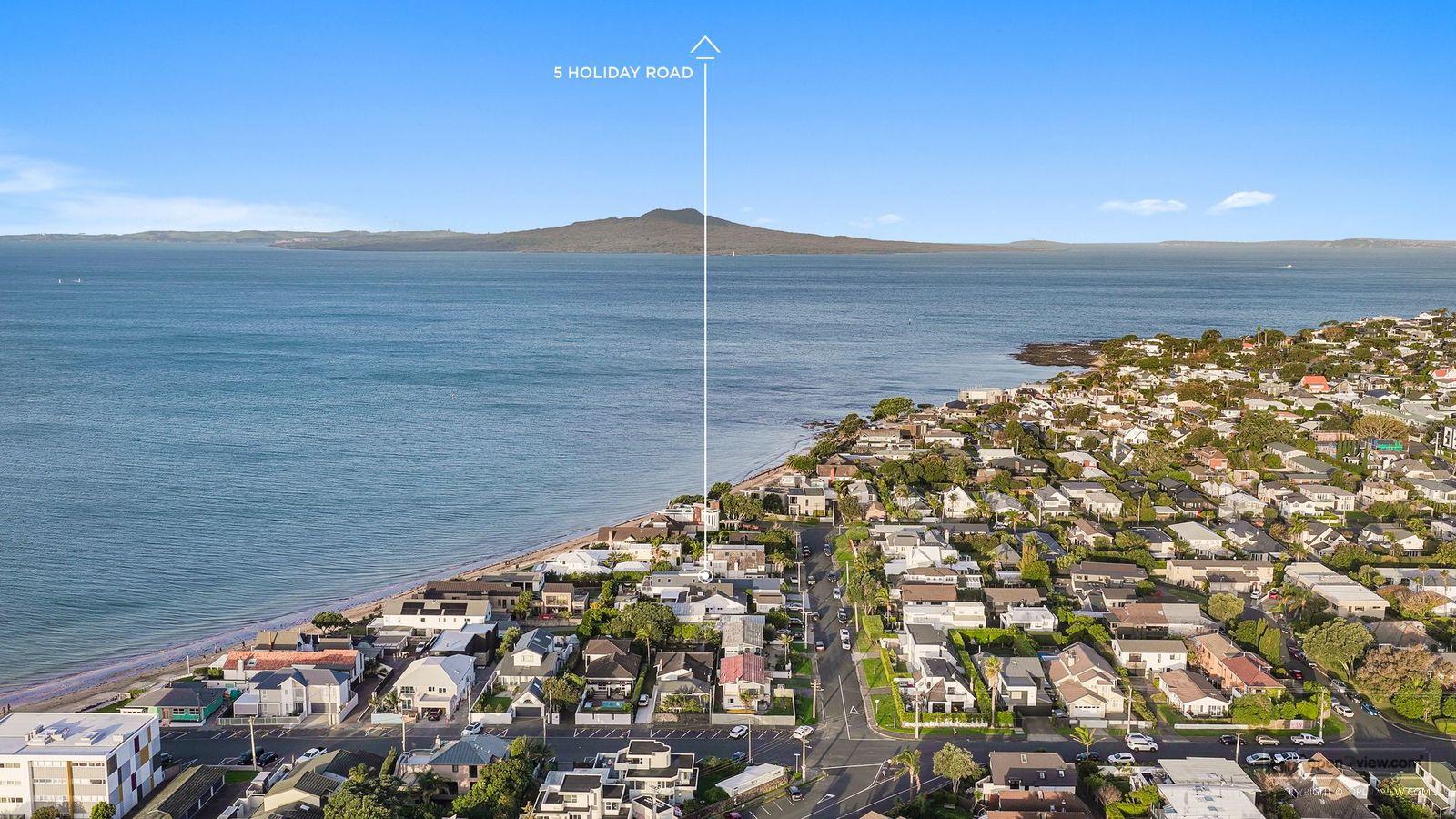 Slider image of 5 Holiday Road, Auckland